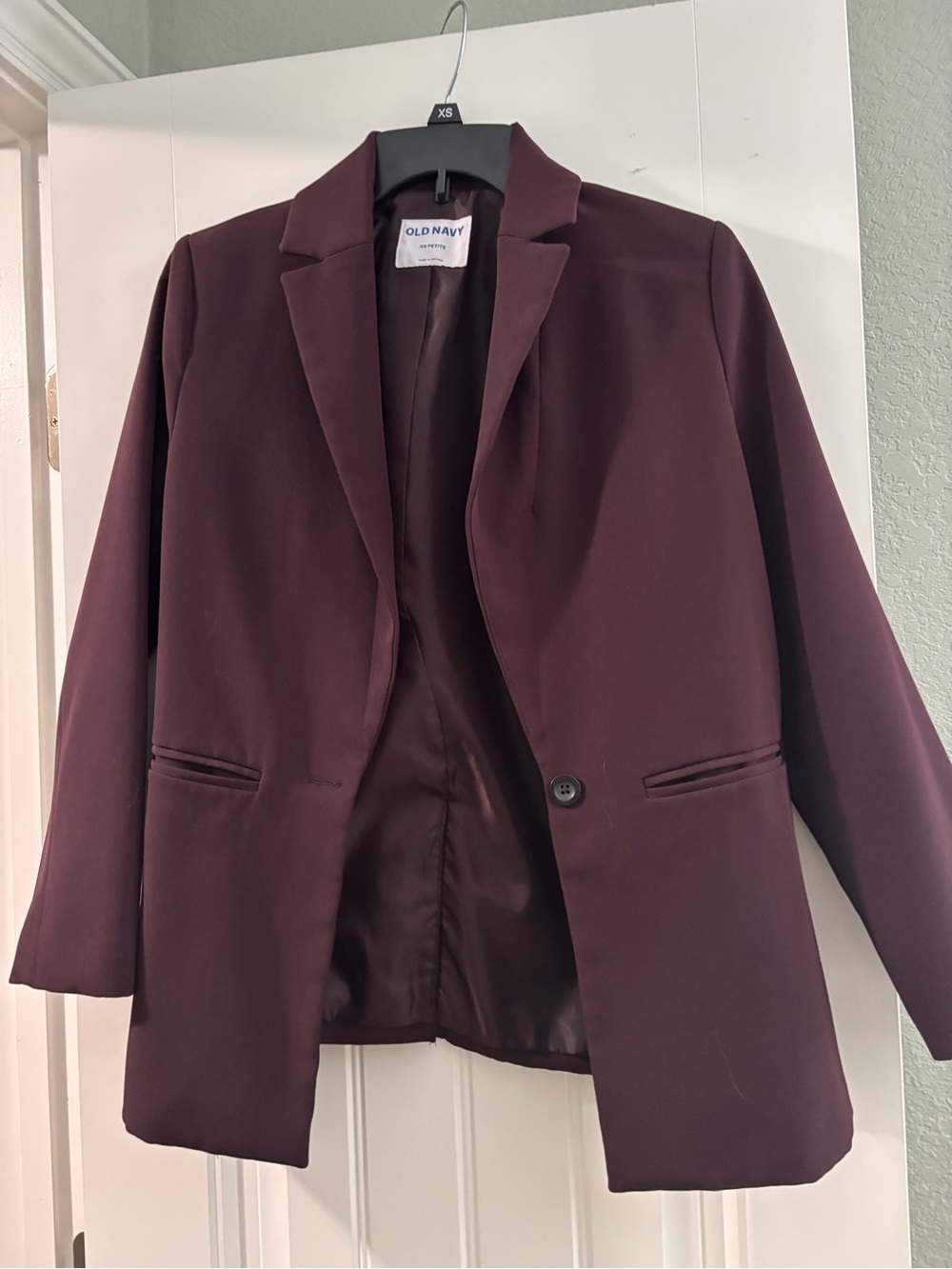 Old Navy Women's Wine-Colored Single-Button Blazer